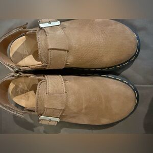Dr martens Tan Leather mules size 8 woman's new no tags